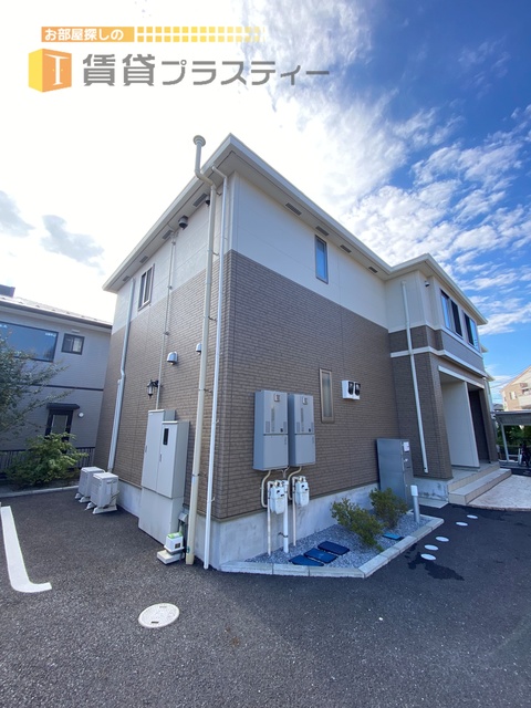 建物外観　お洒落なツートンカラー。