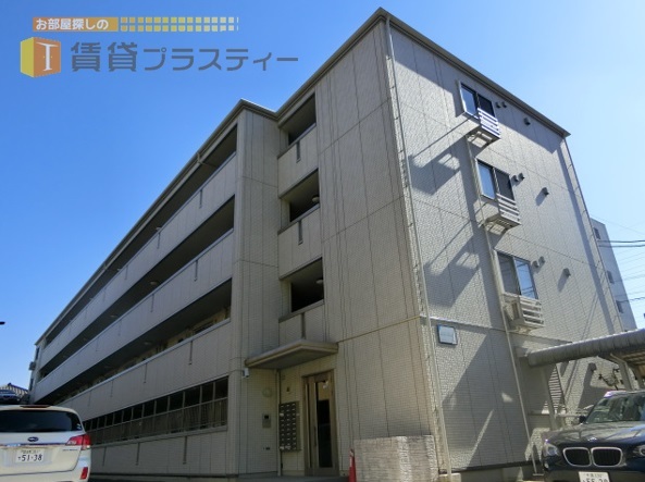 建物外観　商店街沿いに立地のペット可マンションです。