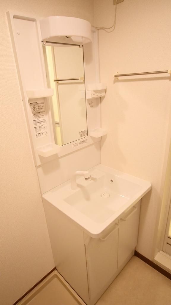 洗面設備　独立洗面台です