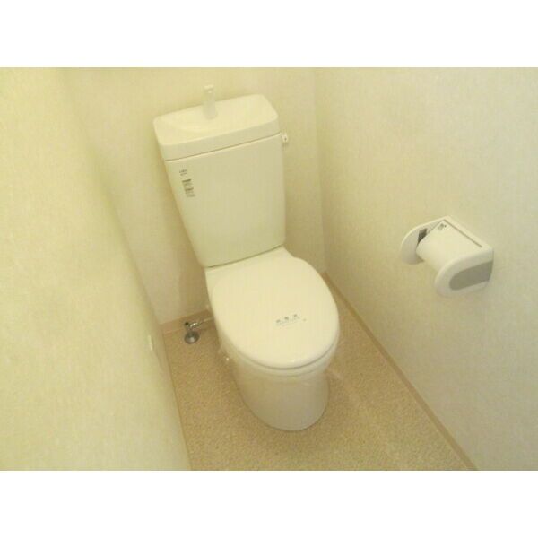 トイレ　室内写真は別部屋の写真です。