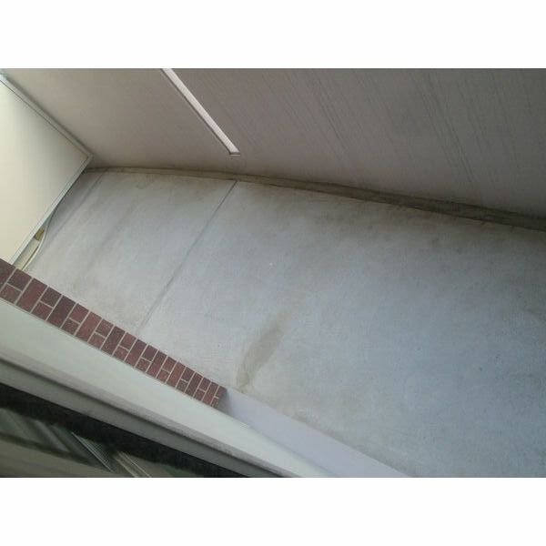 バルコニー　室内写真は別部屋の写真です。