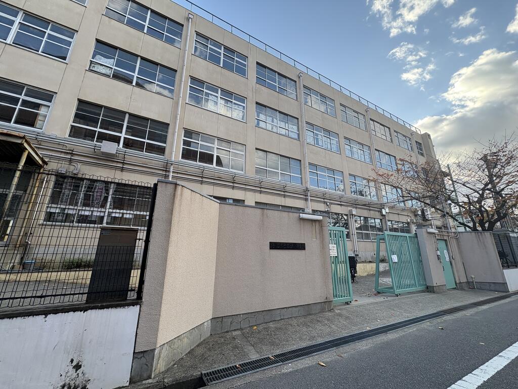 小学校　東大阪市立西堤小学校（小学校）まで337m