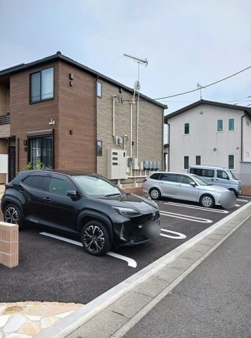 駐車場　駐車場があるので、車を買う予定の方も安心です