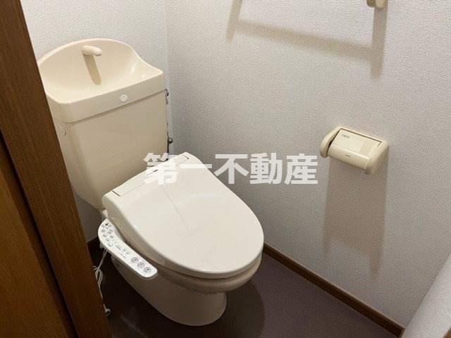 トイレ　温水洗浄便座