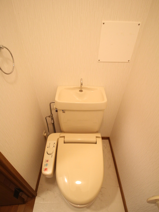 トイレ　※別のお部屋の写真になります。
