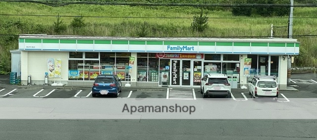 コンビニ　ファミリーマート（コンビニ）まで597m