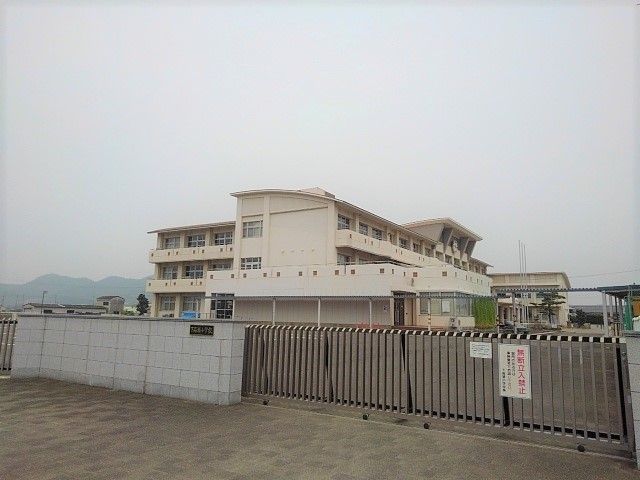 小学校　三豊市立下高瀬小学校（小学校）まで1000m