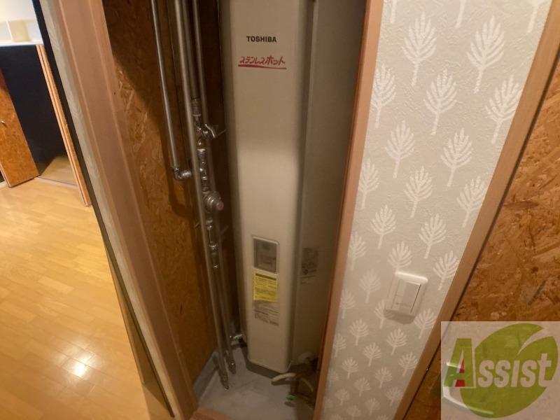 その他　電気温水器です。オール電化でお得で安心ですね。