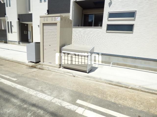 その他共有部分　敷地内ゴミ置き場あります