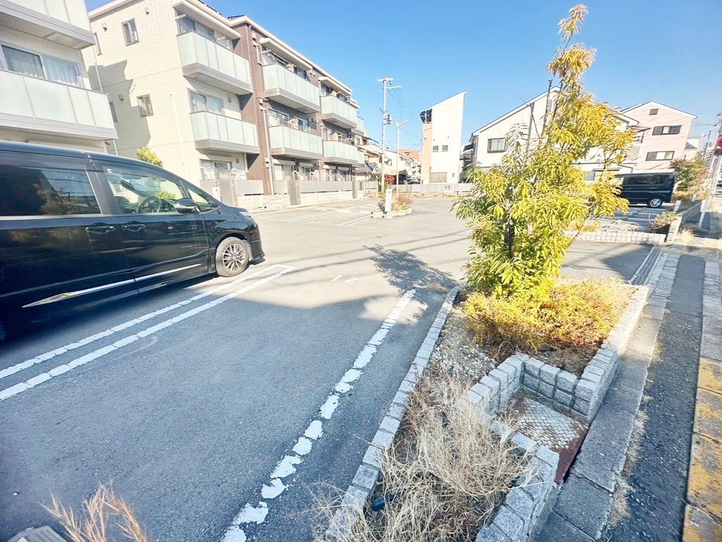 駐車場　駐車場