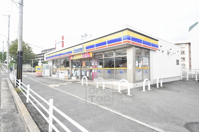 コンビニ　ミニストップ　吹田佐井寺1丁目（コンビニ）まで448m