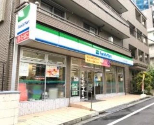 コンビニ　ファミリーマート代々木三丁目店（コンビニ）まで156m