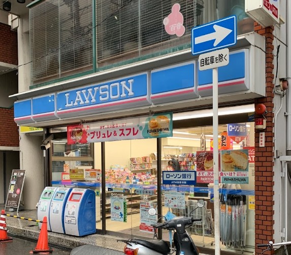 コンビニ　ローソン十三店（コンビニ）まで267m