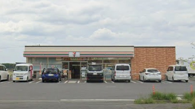 コンビニ　セブンイレブン つくば酒丸店（コンビニ）まで369m