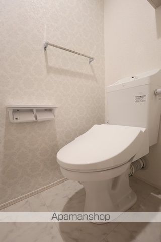 ＪＲ山陽本線 西川原駅 徒歩8分 3階建 築1年のトイレ写真