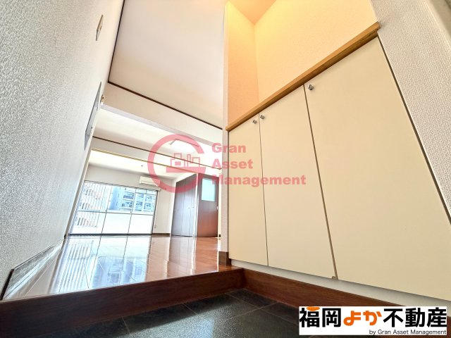 玄関　落ち着いた玄関です
