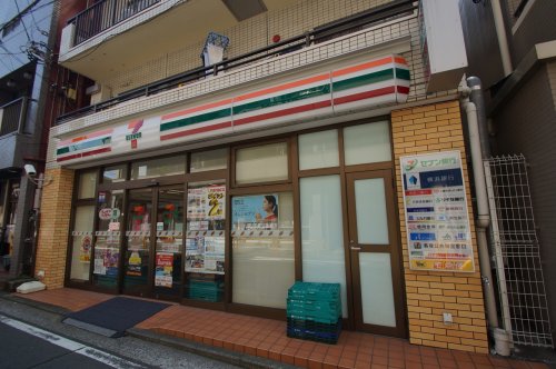 コンビニ　セブンイレブン横浜榎町2丁目店（コンビニ）まで310m