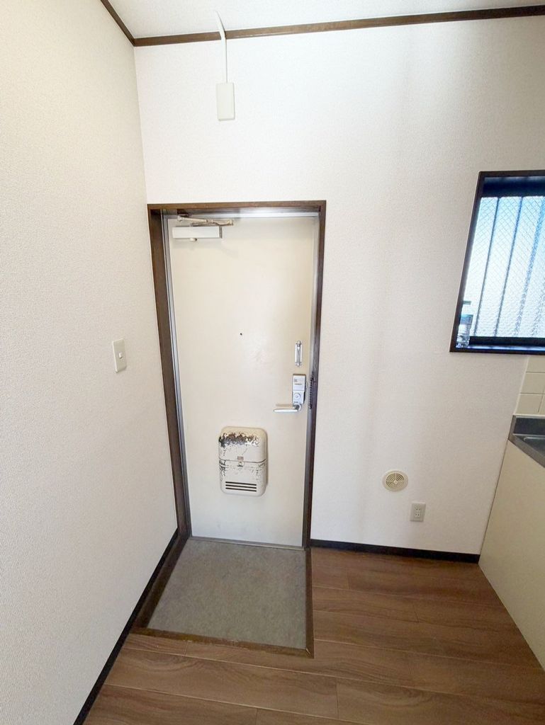 玄関　★お部屋探しは株式会社タウンハウジング東京まで★