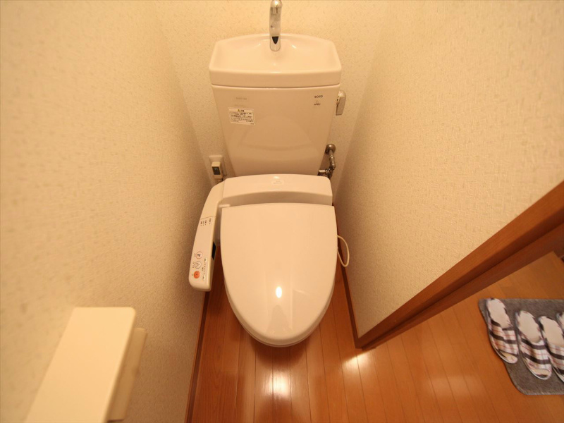 トイレ　温水洗浄暖房便座付トイレ