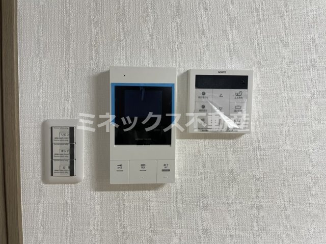 玄関　同タイプのお部屋の写真。現況を優先します。