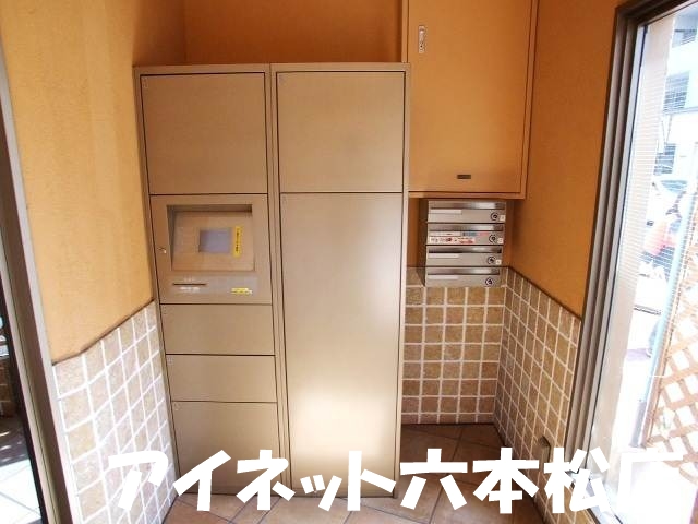 その他設備　宅配ボックス完備。