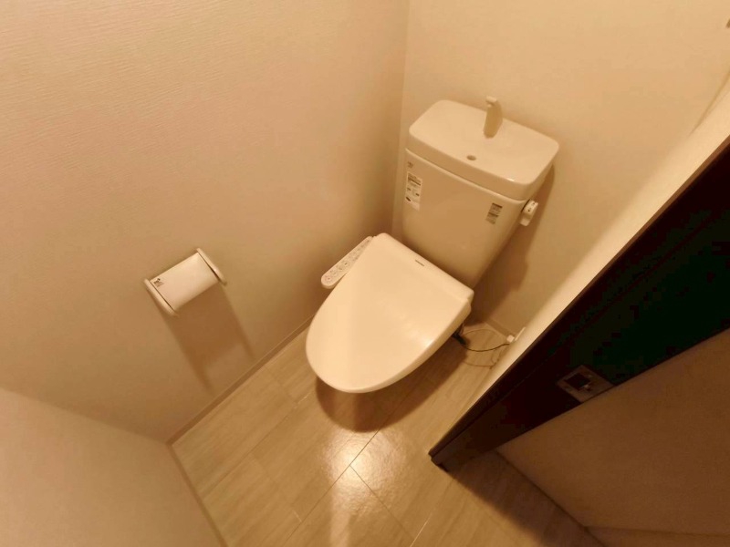 トイレ　ウォシュレット機能がついたトイレ。安心して使用できますね。