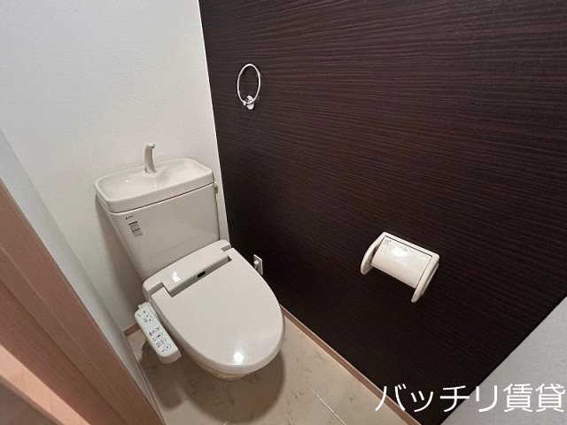 トイレ　同型タイプの写真になります　現状優先