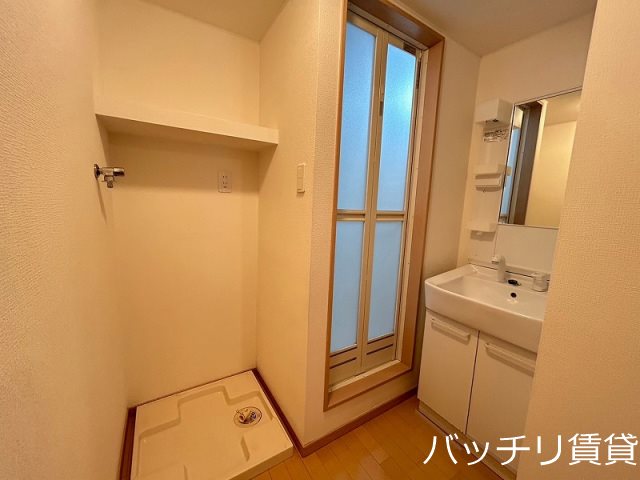 洗面設備　同型タイプの写真になります　現状優先