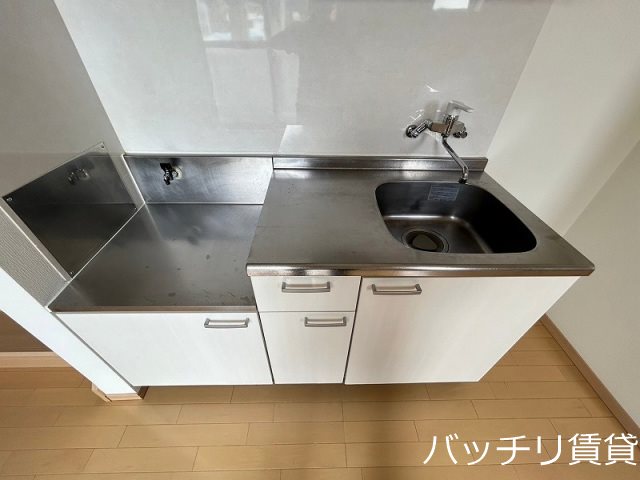 キッチン　同型タイプの写真になります　現状優先