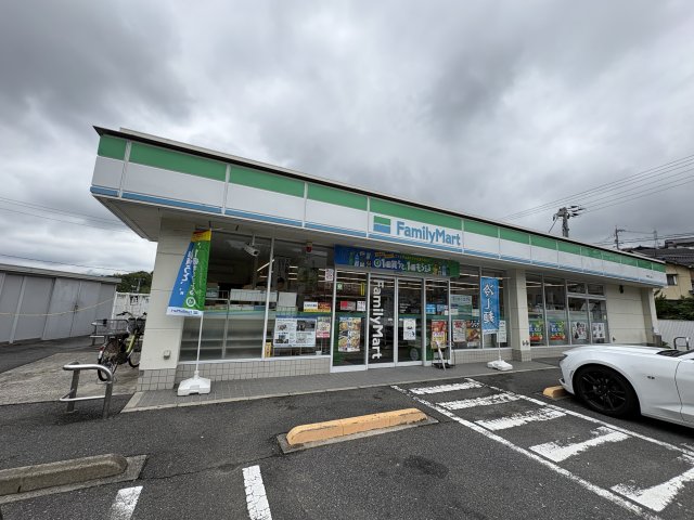 コンビニ　ファミリーマート　戸坂大上店（コンビニ）まで139m