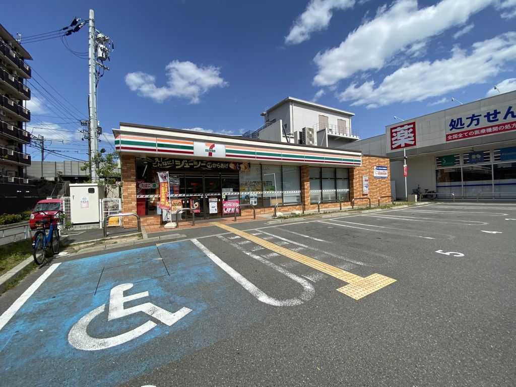 コンビニ　セブンイレブン東淡路１丁目店（コンビニ）まで1060m