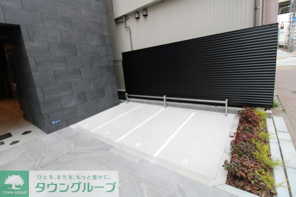 駐車場　庭
