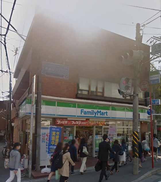 コンビニ　ファミリーマートひさもと店（コンビニ）まで1037m