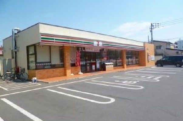 コンビニ　セブンイレブン（コンビニ）まで350m
