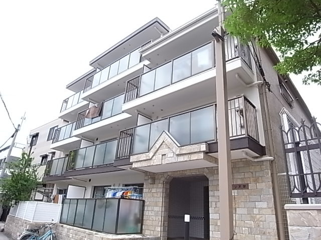 建物外観　タイル貼りの外観