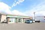 コンビニ　ファミリーマート寺内イサノ店（コンビニ）まで500m