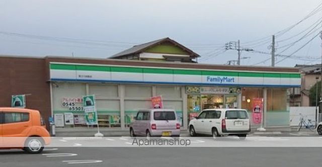 コンビニ　ファミリーマート（コンビニ）まで515m