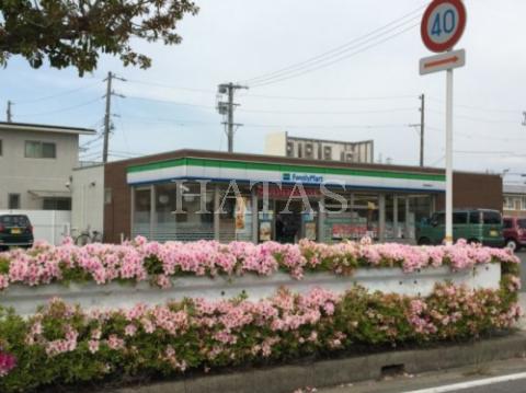 コンビニ　ファミリーマート　西尾伊藤町店（コンビニ）まで100m