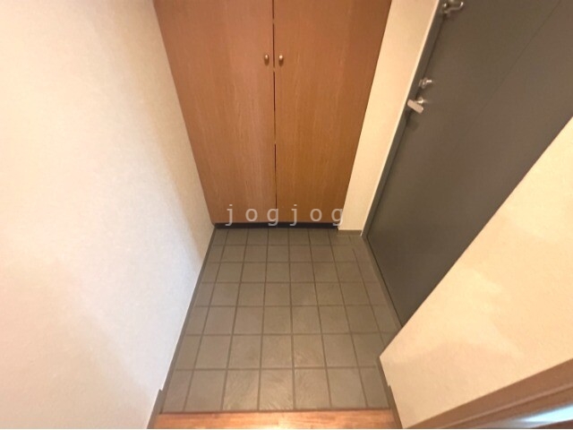 玄関　ゆったりとした玄関です。