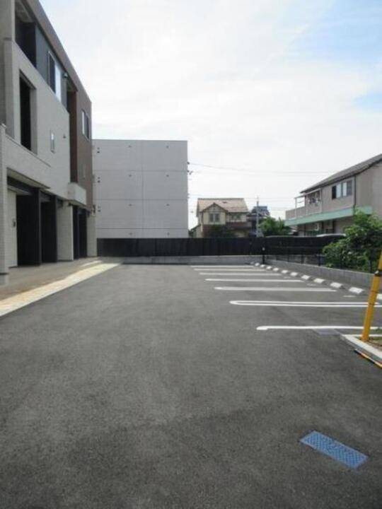 駐車場　駐車場