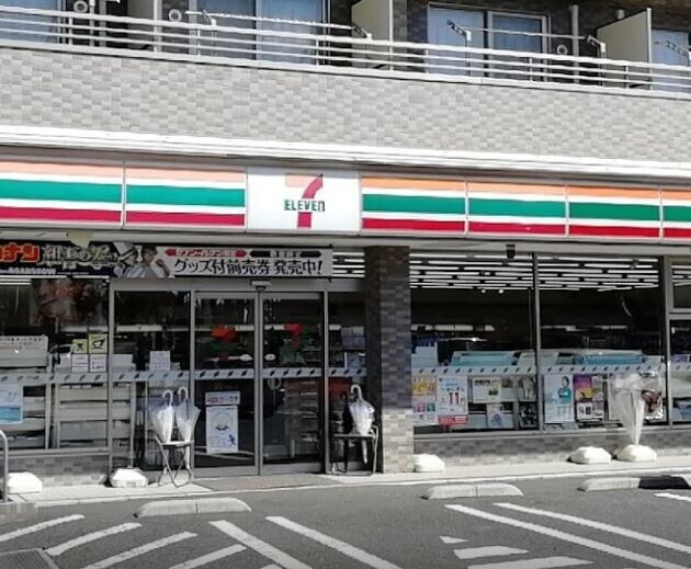コンビニ　セブンイレブン東川口店（コンビニ）まで325m