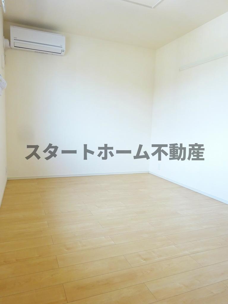 その他部屋・スペース　広くて明るい寝室