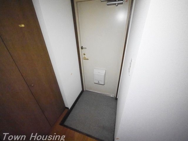 玄関　同物件別部屋写真