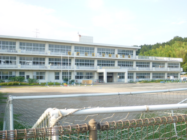 小学校　森町立飯田小学校（小学校）まで335m