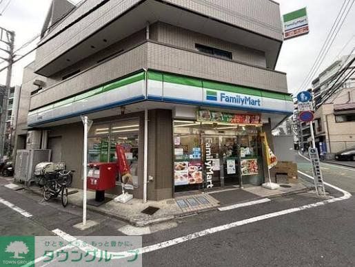 コンビニ　ファミリーマート四谷若葉店（コンビニ）まで190m