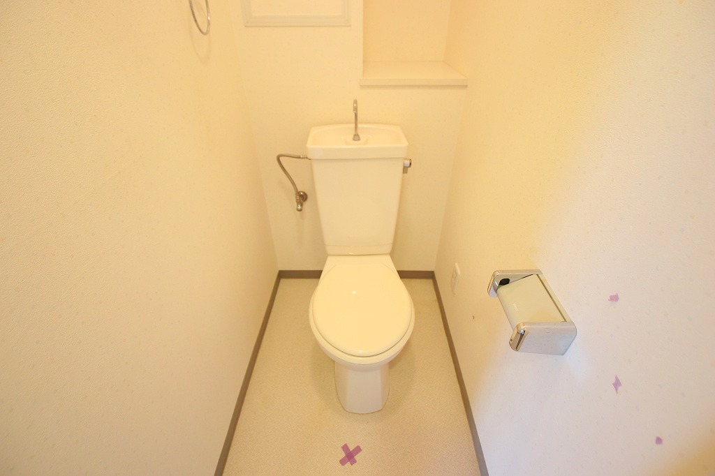 地下鉄谷町線 出戸駅 徒歩5分 4階建 築37年のトイレ写真