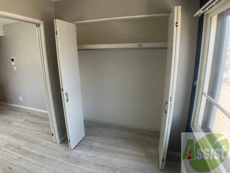 収納　寝室の収納です。部屋がすっきり片付きます。