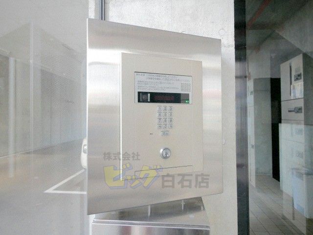 エントランス　人気のオートロック付きマンションです♪