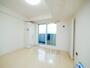 居室・リビング　白を基調とした明るいお部屋です♪