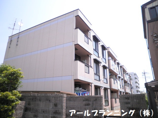 建物外観　鉄骨造マンション